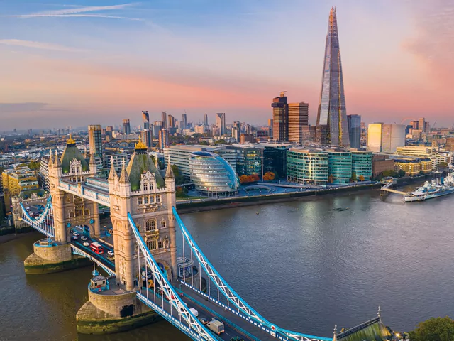 River thames london 67ba10ed1ee48